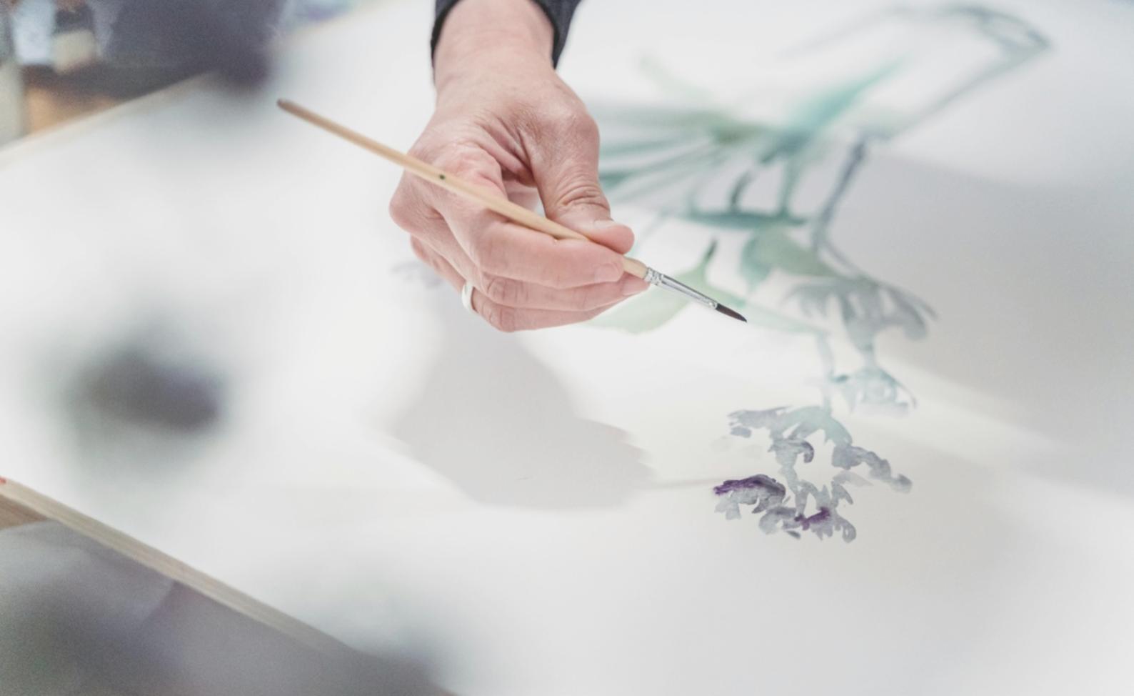 Esempi di tecniche di gestualità rapida con diversi strumenti da disegno